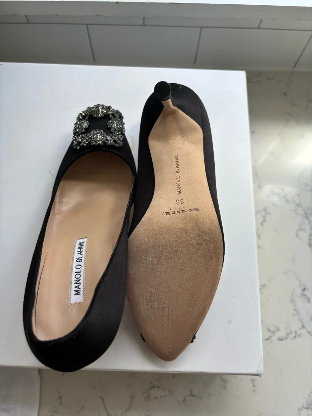 Iconic Black Manolo Blahnik Hangisi Pumps
